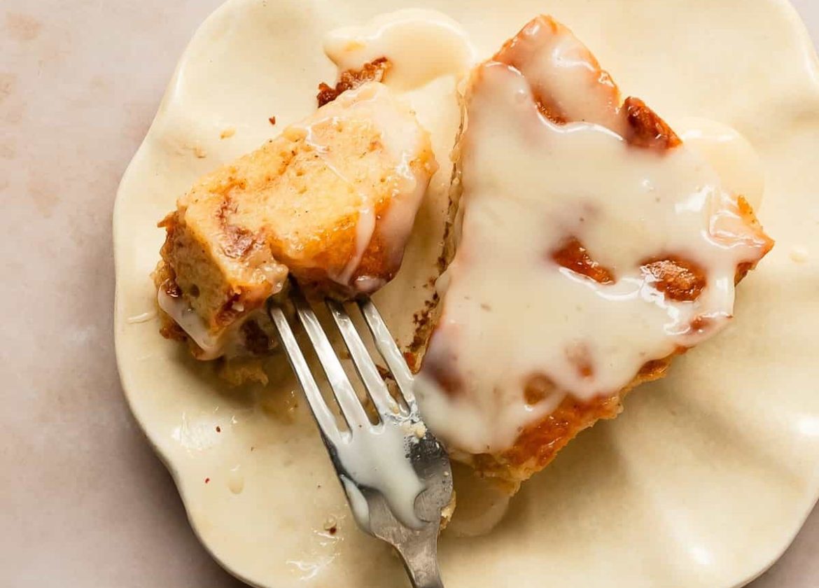 Grandmas Old Fashioned Bread Pudding With Vanilla Sauce Yummy Treats 9902